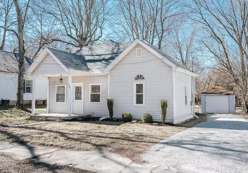 209 N Pearl ST, Spiceland, IN 47385