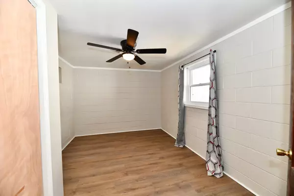 New Castle, IN 47362,38 Midway DR