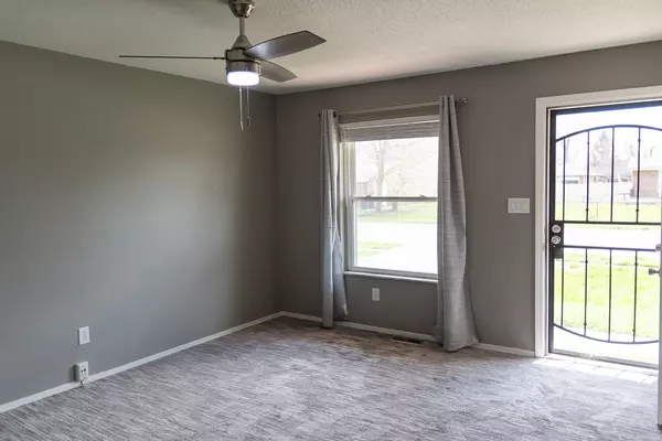 Indianapolis, IN 46229,10208 Shallowbrook CT