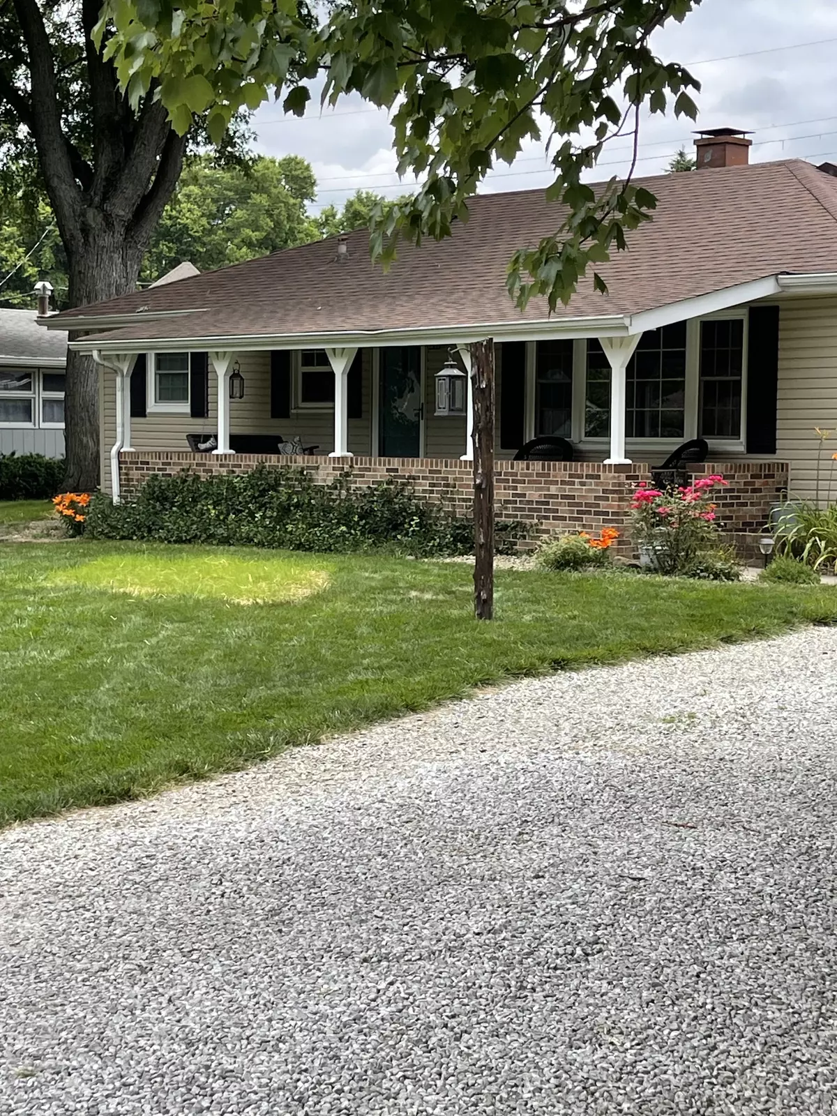 Greenwood, IN 46142,729 Circle DR
