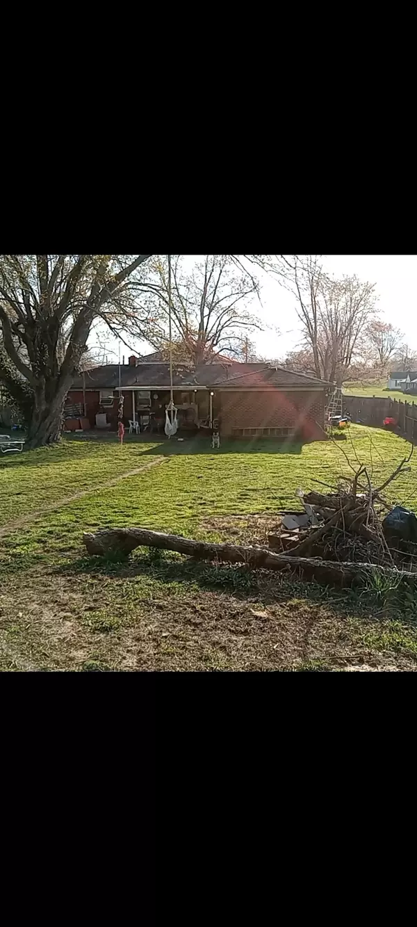 Mooresville, IN 46158,814 N Indiana ST