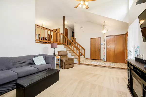 Indianapolis, IN 46227,3401 Oak Tree DR S