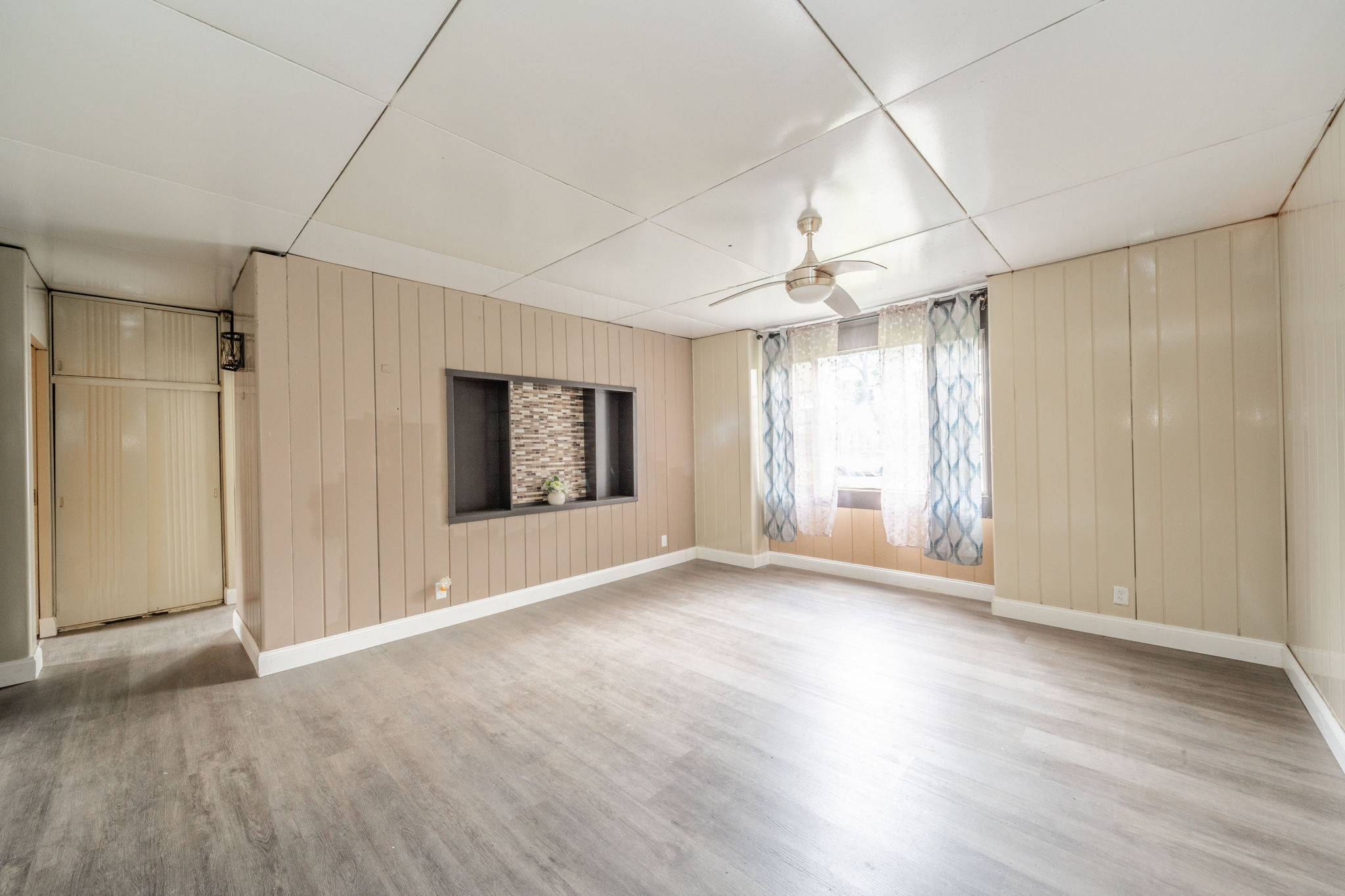 Anderson, IN 46016,1729 W 11th ST