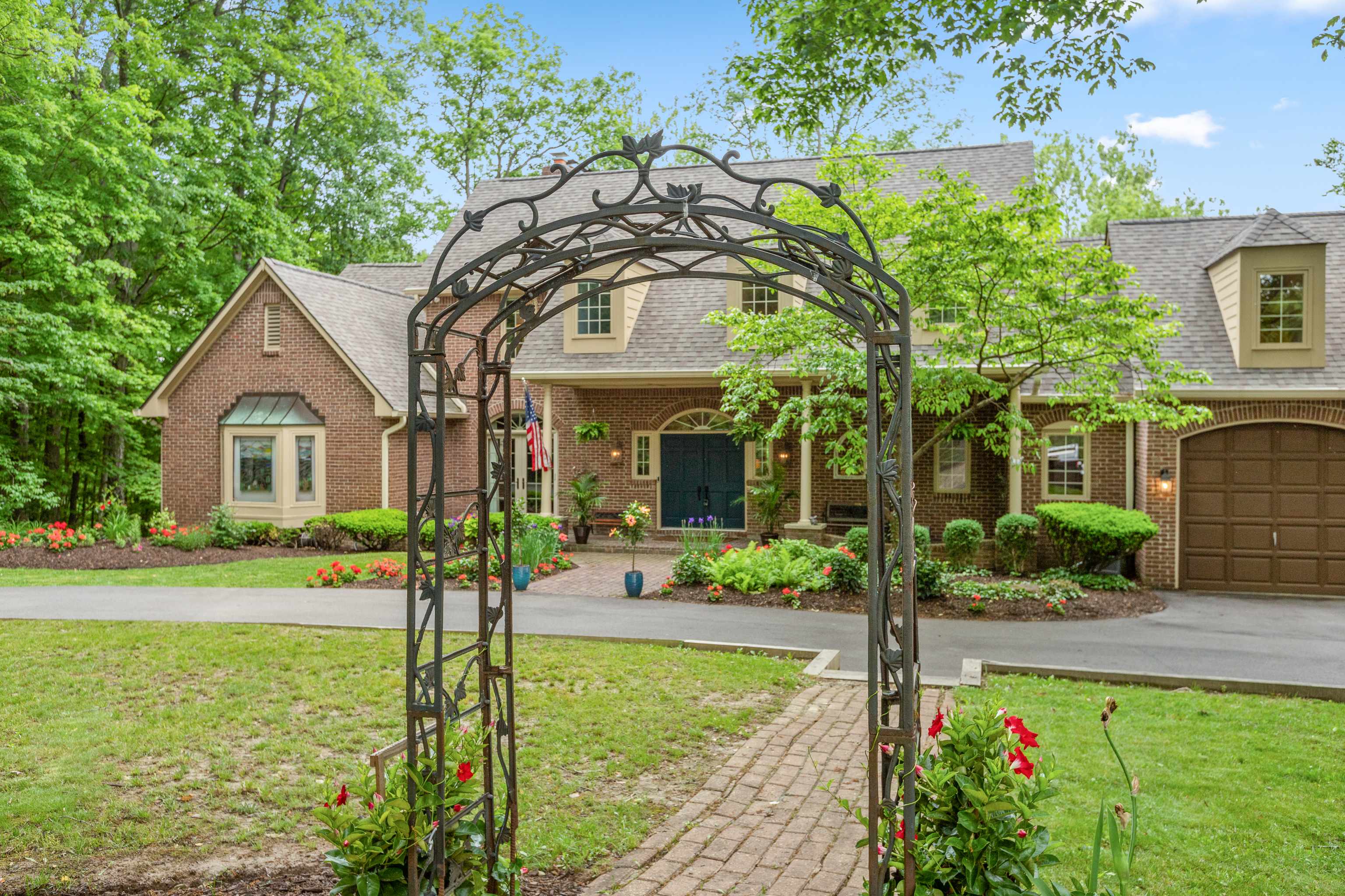 Indianapolis, IN 46278,8612 Highwoods LN