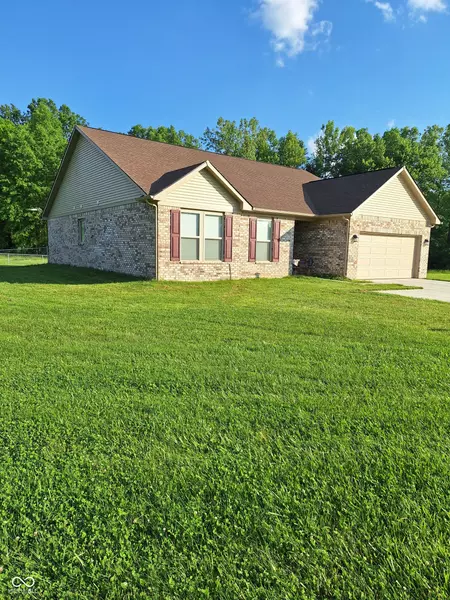 11823 S State Road 42, Cloverdale, IN 46120