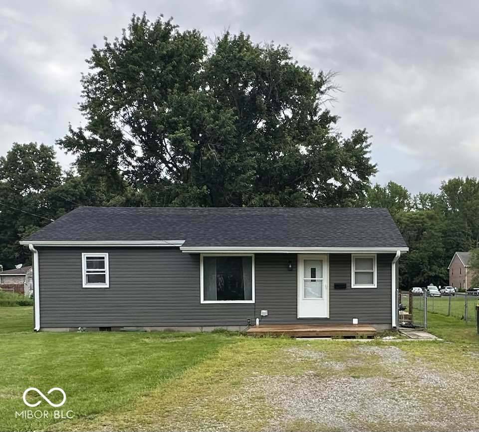 1152 Lakeview DR, Scottsburg, IN 47170