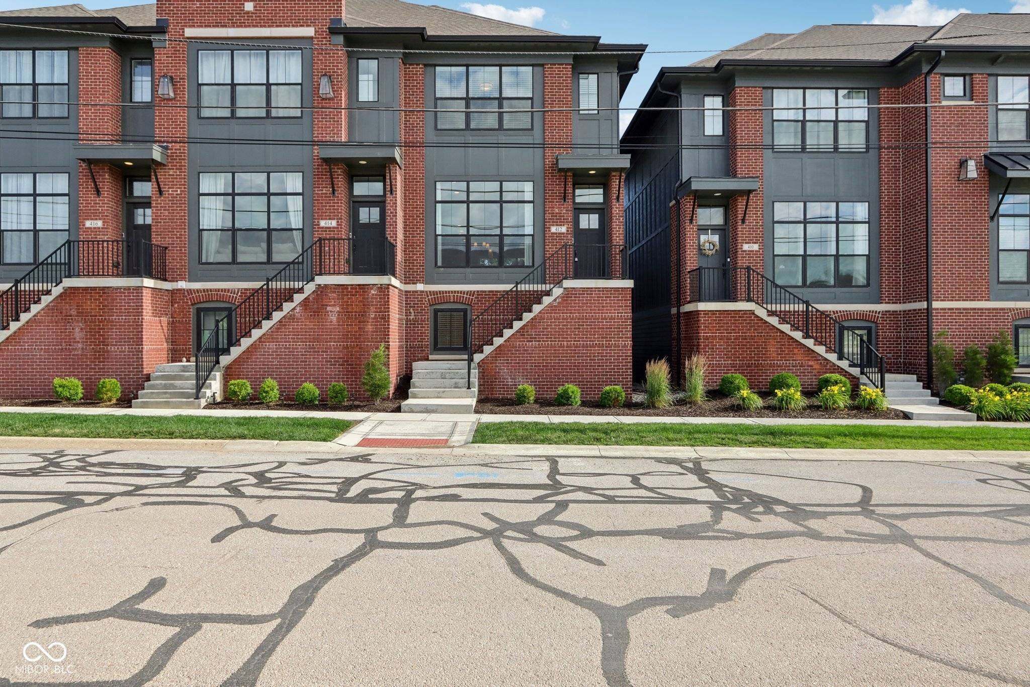 412 W Park ST,  Westfield,  IN 46074