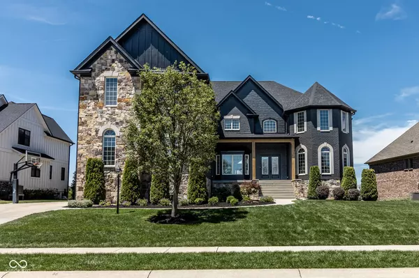 13470 Lake Ridge LN, Fishers, IN 46055