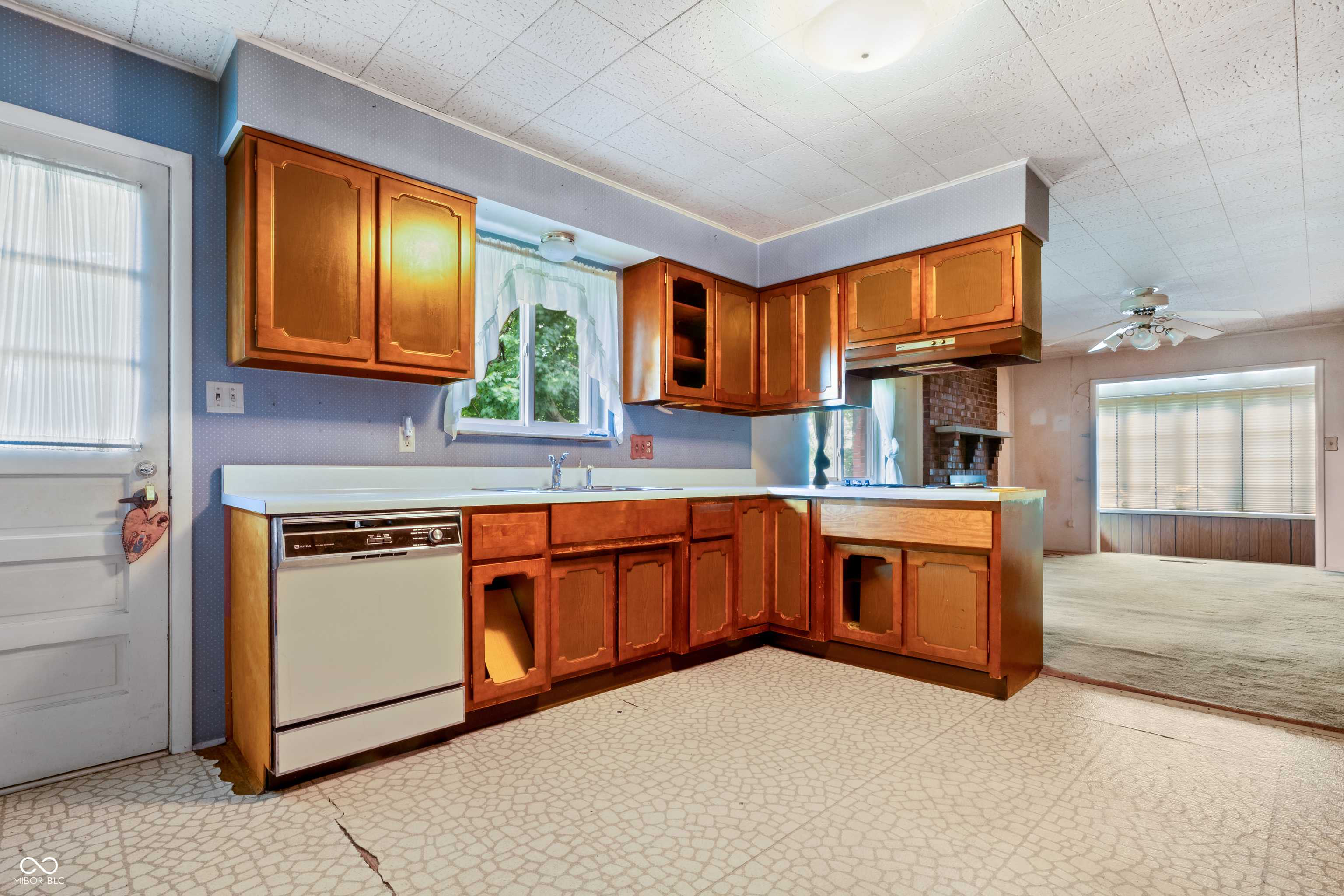 Indianapolis, IN 46224,5506 Hollister DR