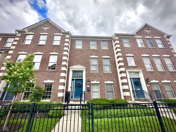 370 E Ohio ST,  Indianapolis,  IN 46204