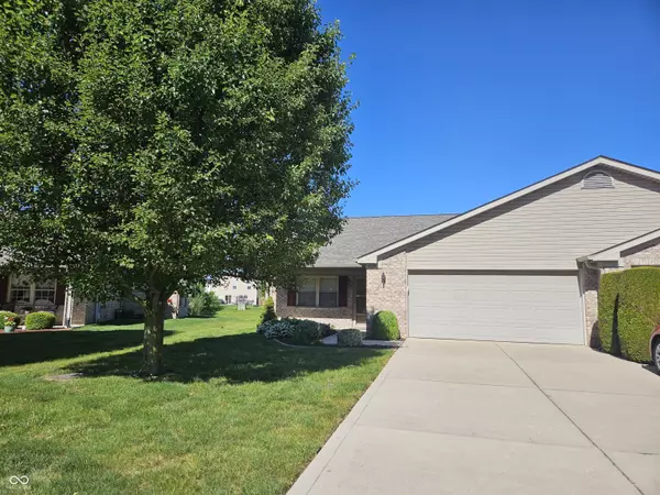 1736 Magnolia DR, Greenwood, IN 46143