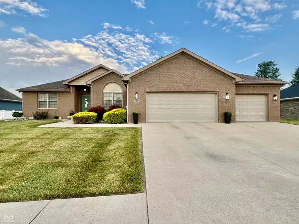 1980 Sophia LN, Seymour, IN 47274