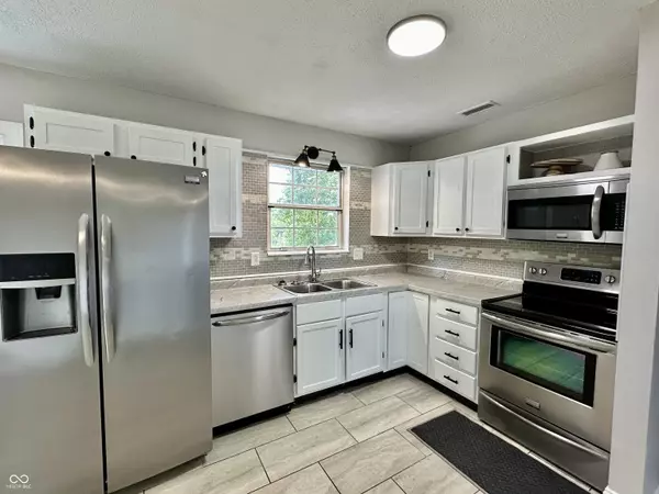 5226 Palisade WAY, Indianapolis, IN 46237