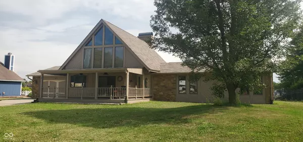 875 Padre LN, Greenwood, IN 46143