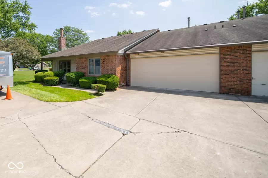 7609 Farm View CIR E, Indianapolis, IN 46256