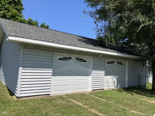 Clinton, IN 47842,559 S 4th ST