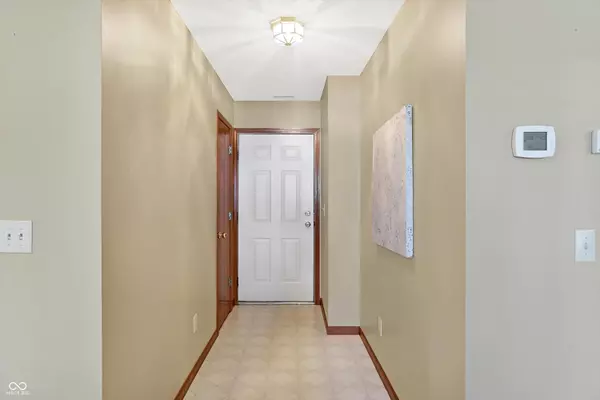 Indianapolis, IN 46235,12122 Bearsdale DR