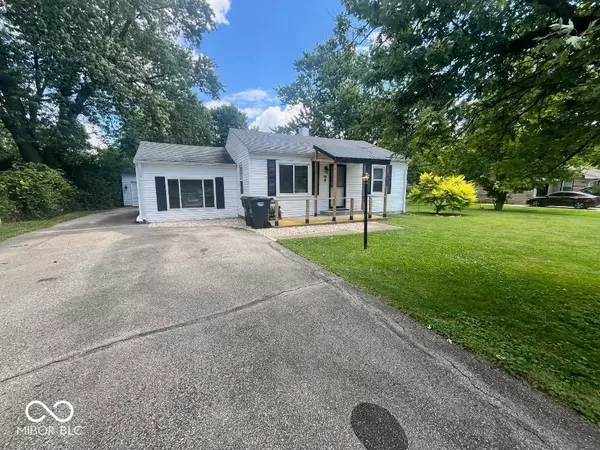 1069 Rita DR, Greenwood, IN 46143