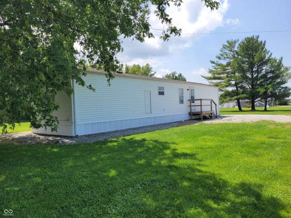 5155 E Us Hwy 50, Butlerville, IN 47223