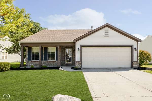 1242 Silver Ridge LN, Brownsburg, IN 46112