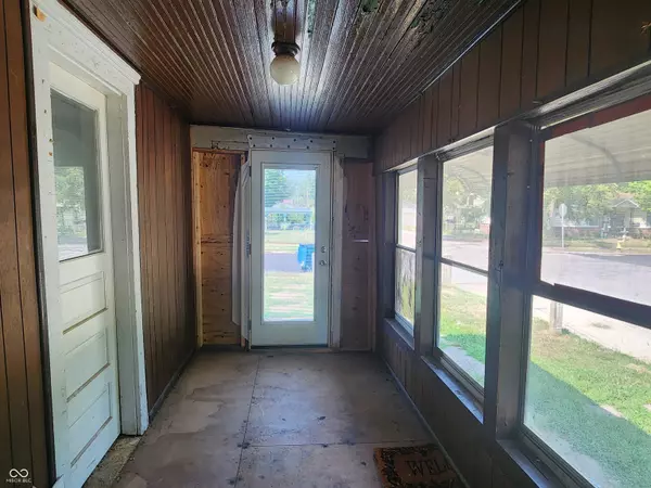 West Terre Haute, IN 47885,702 S 6th ST