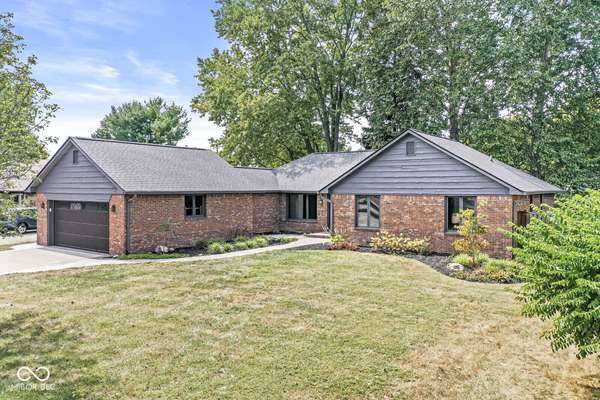 160 Williamsburg LN, Franklin, IN 46131