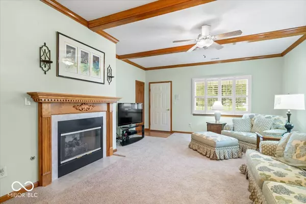 Indianapolis, IN 46217,566 Cresthaven DR