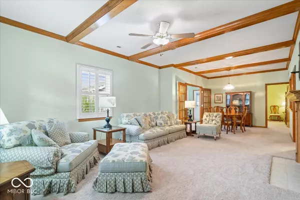 Indianapolis, IN 46217,566 Cresthaven DR