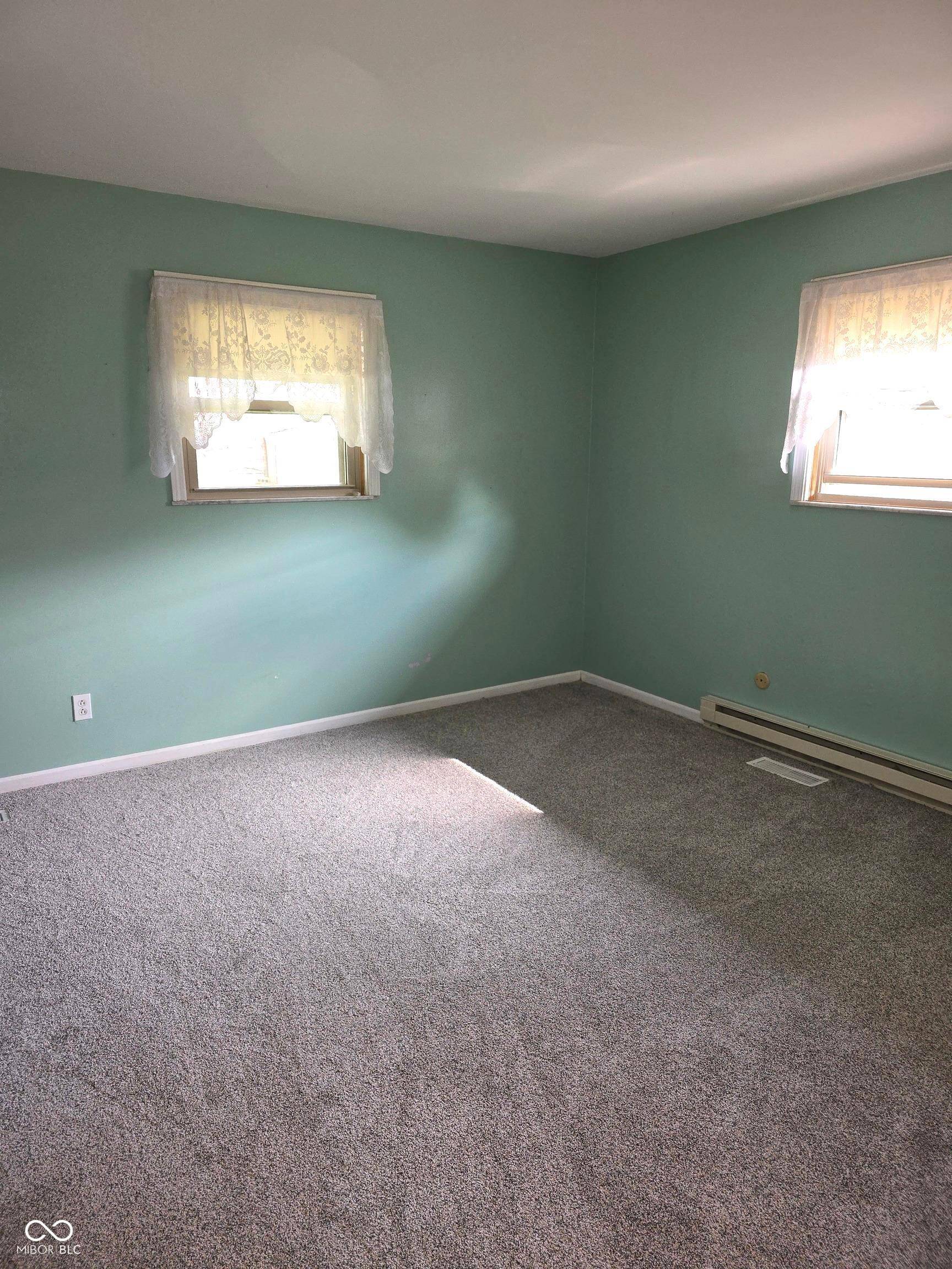 Indianapolis, IN 46217,6329 Meridian Woods BLVD
