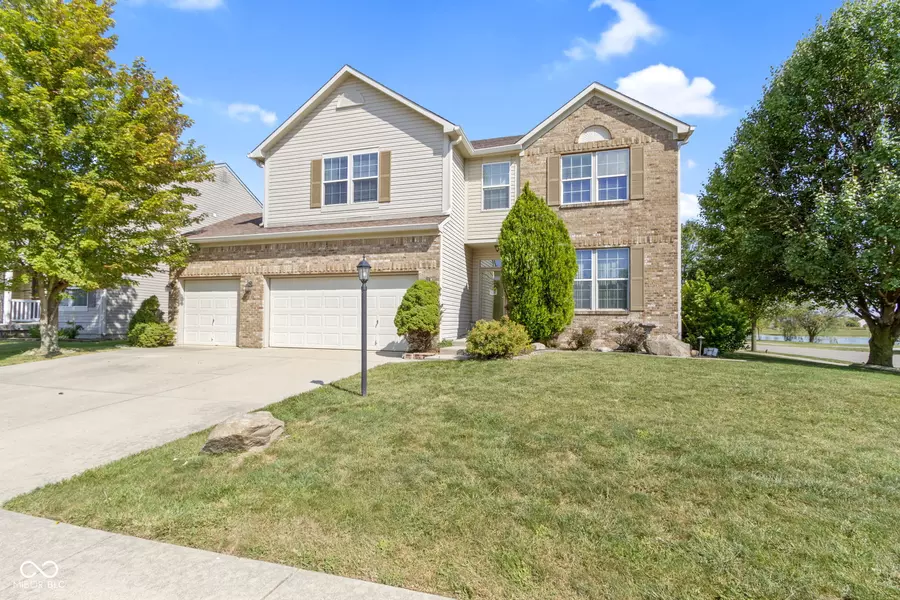 2 Spring Lake DR, Westfield, IN 46074