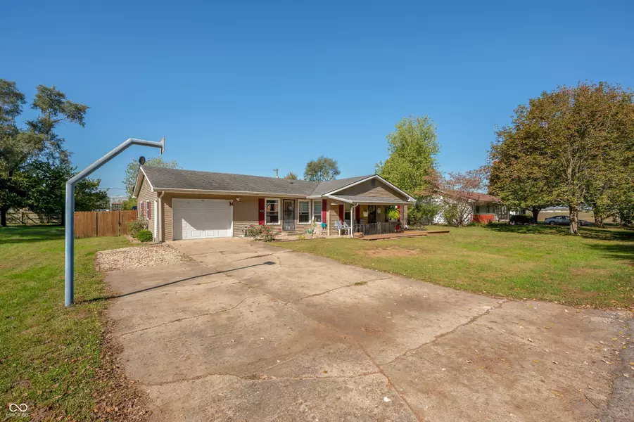 9636 First ST, Taylorsville, IN 47280