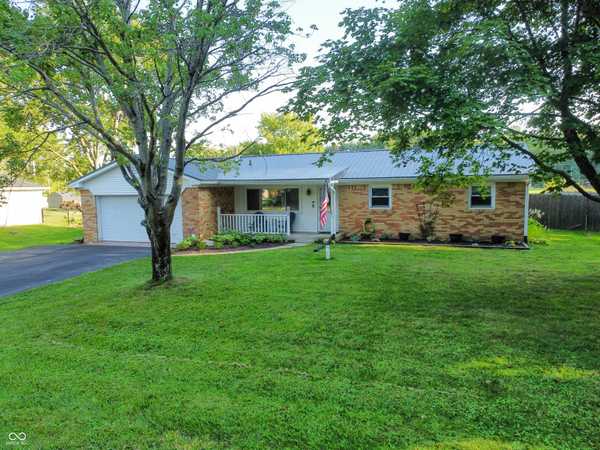 5439 Hickory LN, Brownsburg, IN 46112