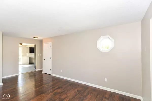 Indianapolis, IN 46237,6728 Breeds Hill DR