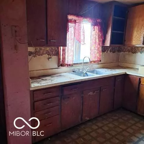 Hartford City, IN 47348,906 N Wabash AVE