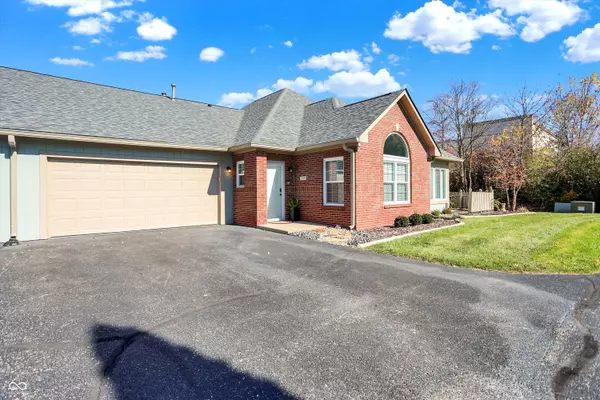 2717 Reflection WAY, Greenwood, IN 46143