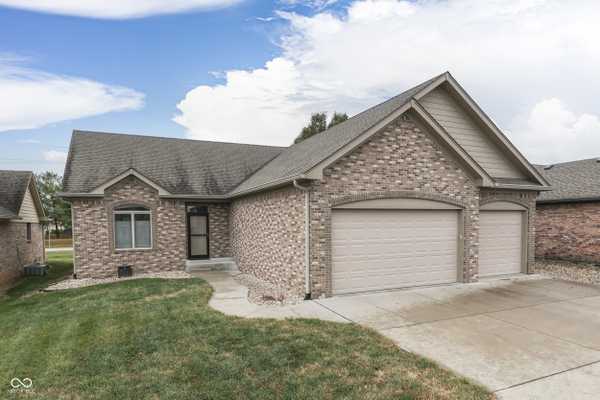 1117 Sarah CT, Greenwood, IN 46142