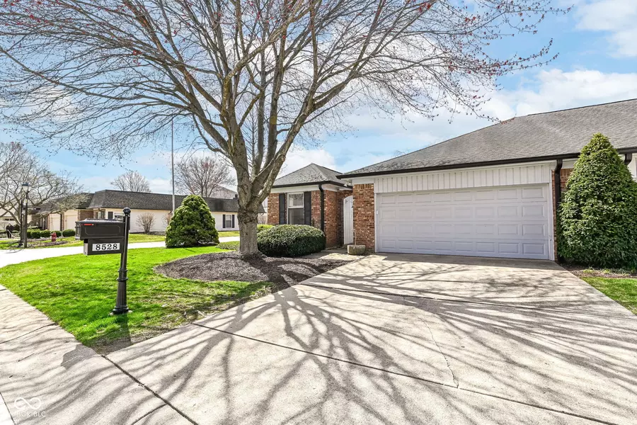8528 Quail Hollow RD, Indianapolis, IN 46260