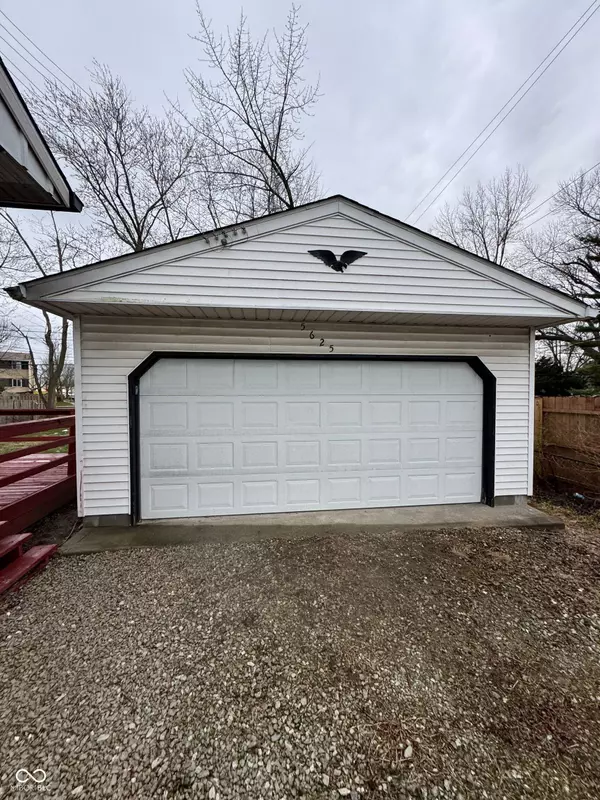 Indianapolis, IN 46254,5625 Gateway DR