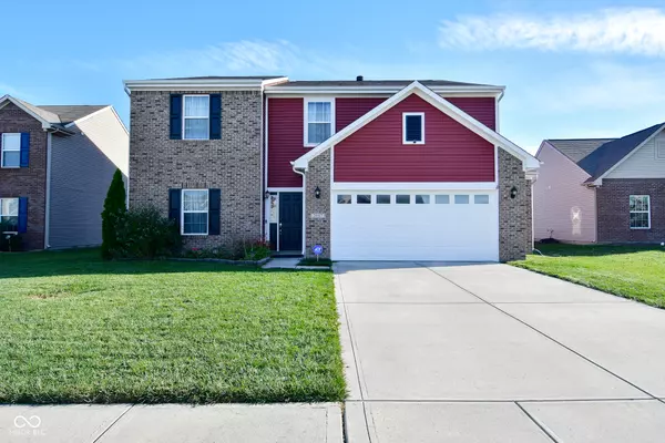 2687 Wildflower LN, Greenwood, IN 46143