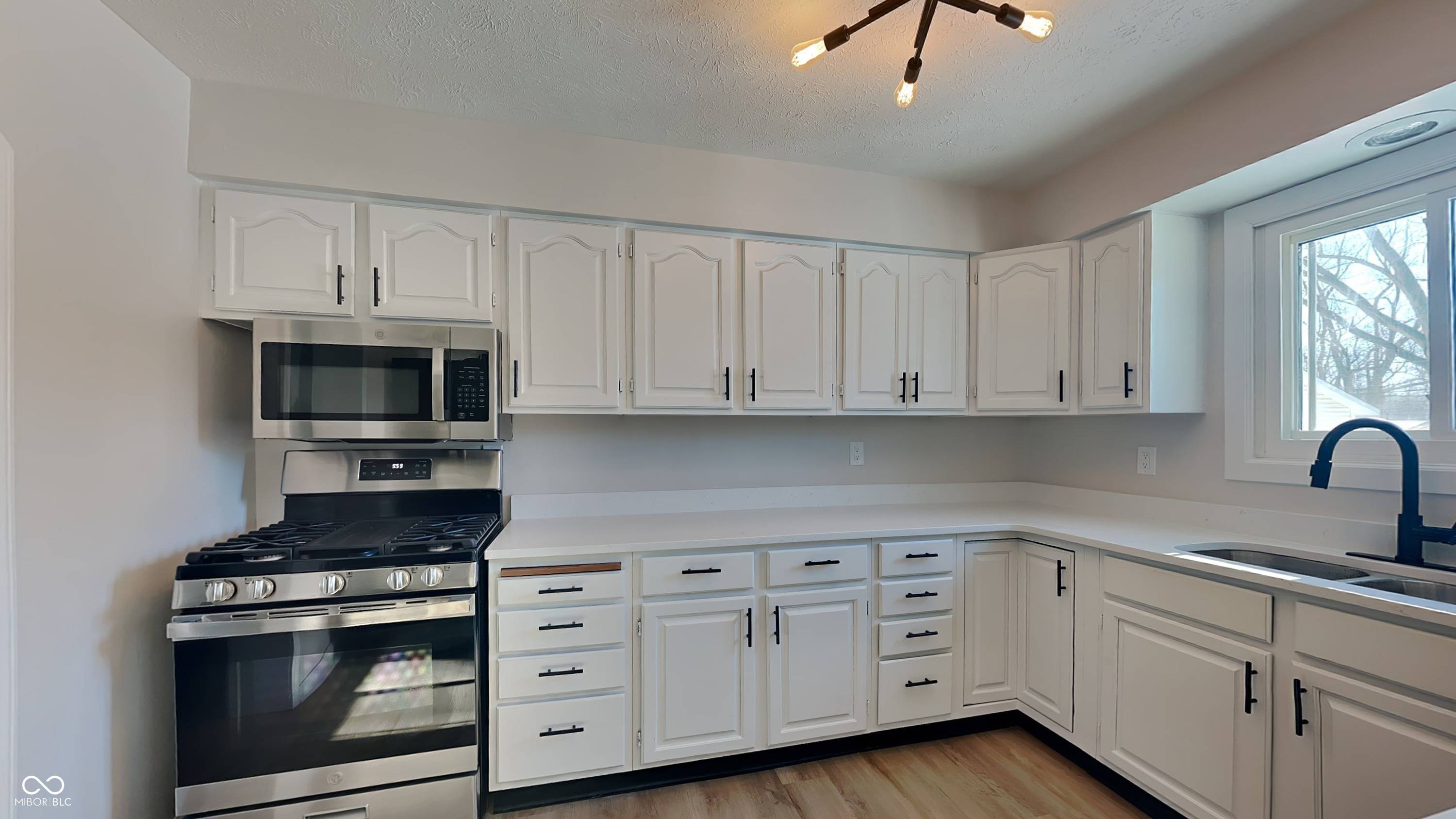 Indianapolis, IN 46237,2933 Merts DR