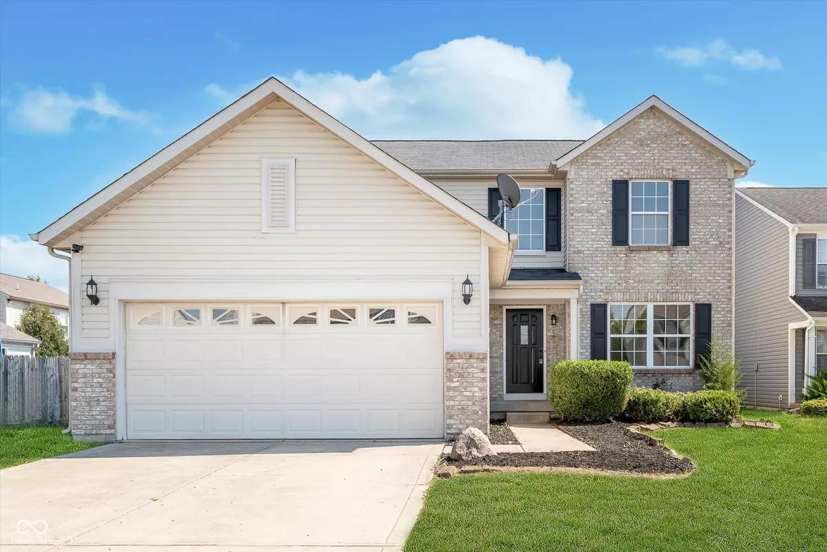 Indianapolis, IN 46268,6353 Creekshore LN