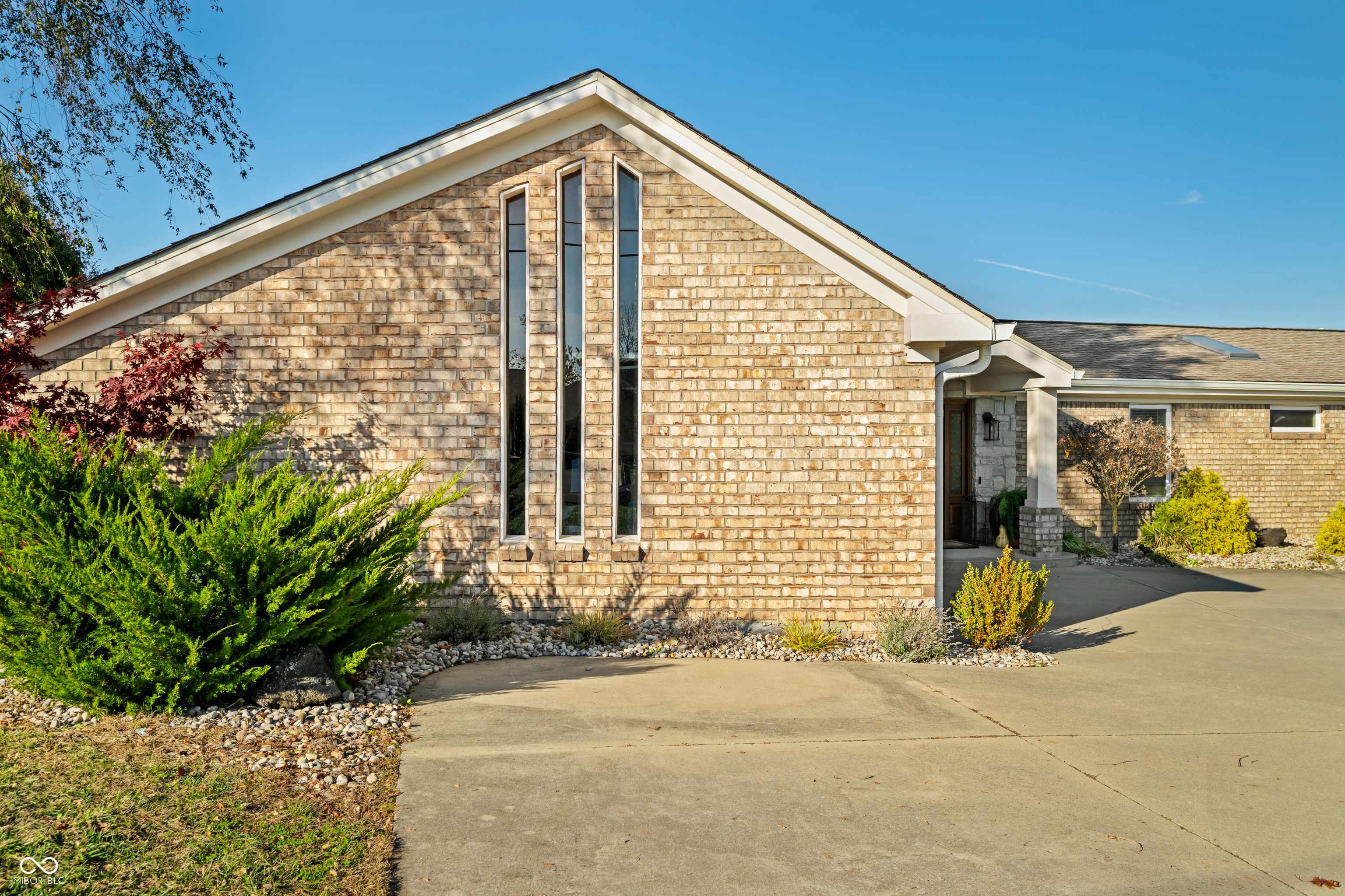 Columbus, IN 47201,9454 Raintree DR S