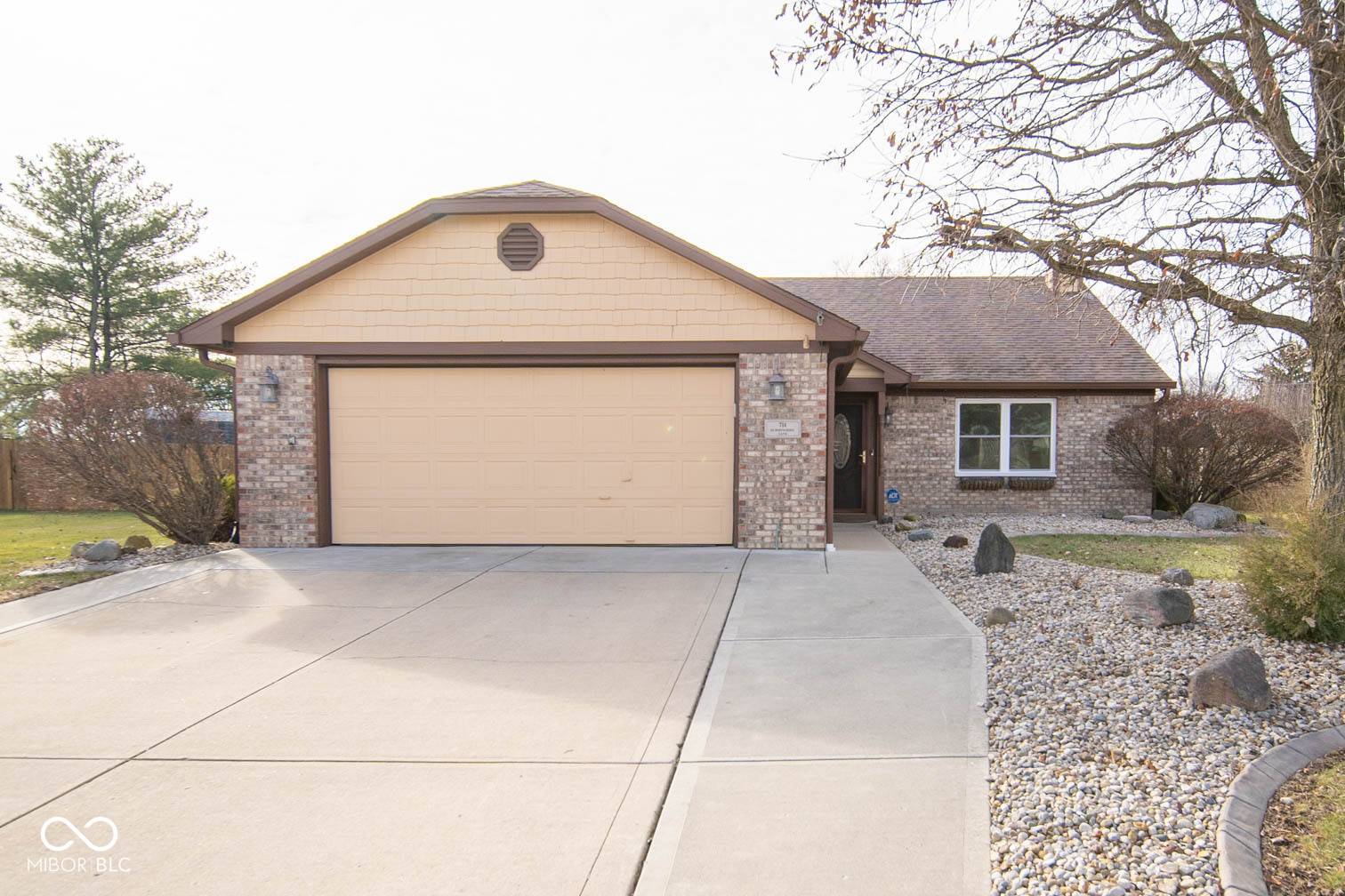 714 Hummingbird LN,  Whiteland,  IN 46184