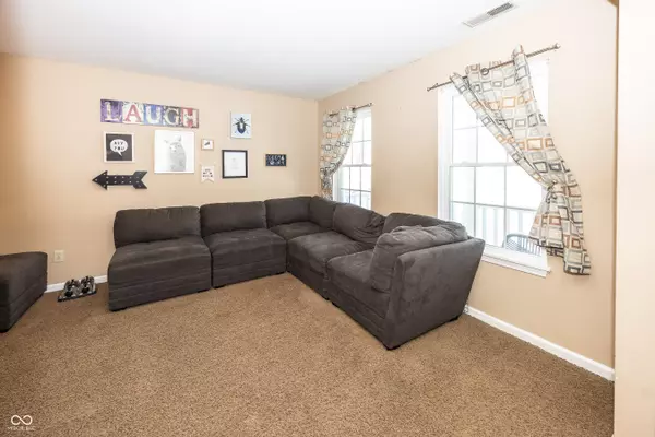 Indianapolis, IN 46237,5848 Oakcrest DR