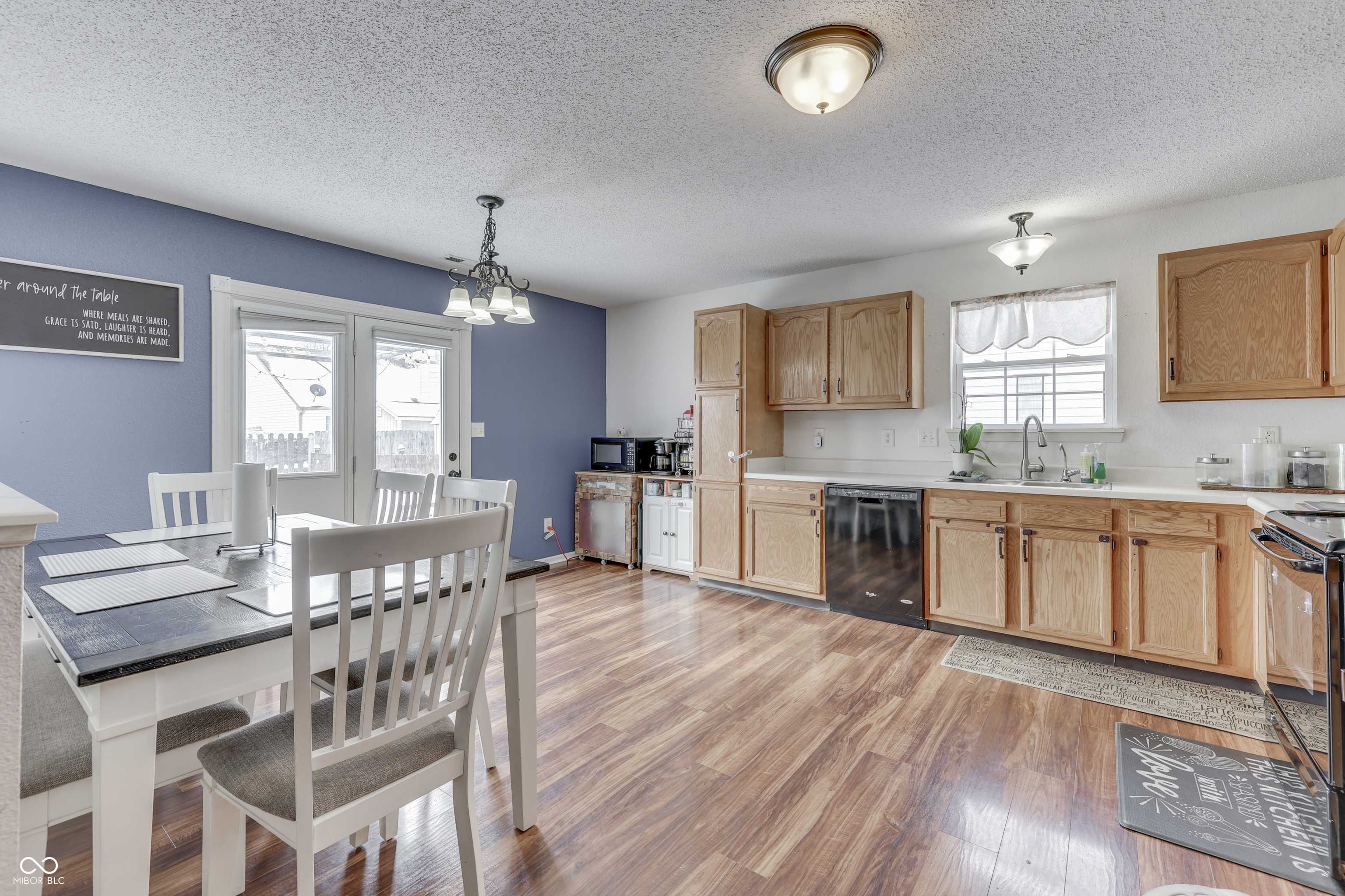 Indianapolis, IN 46221,5827 Ashcroft DR