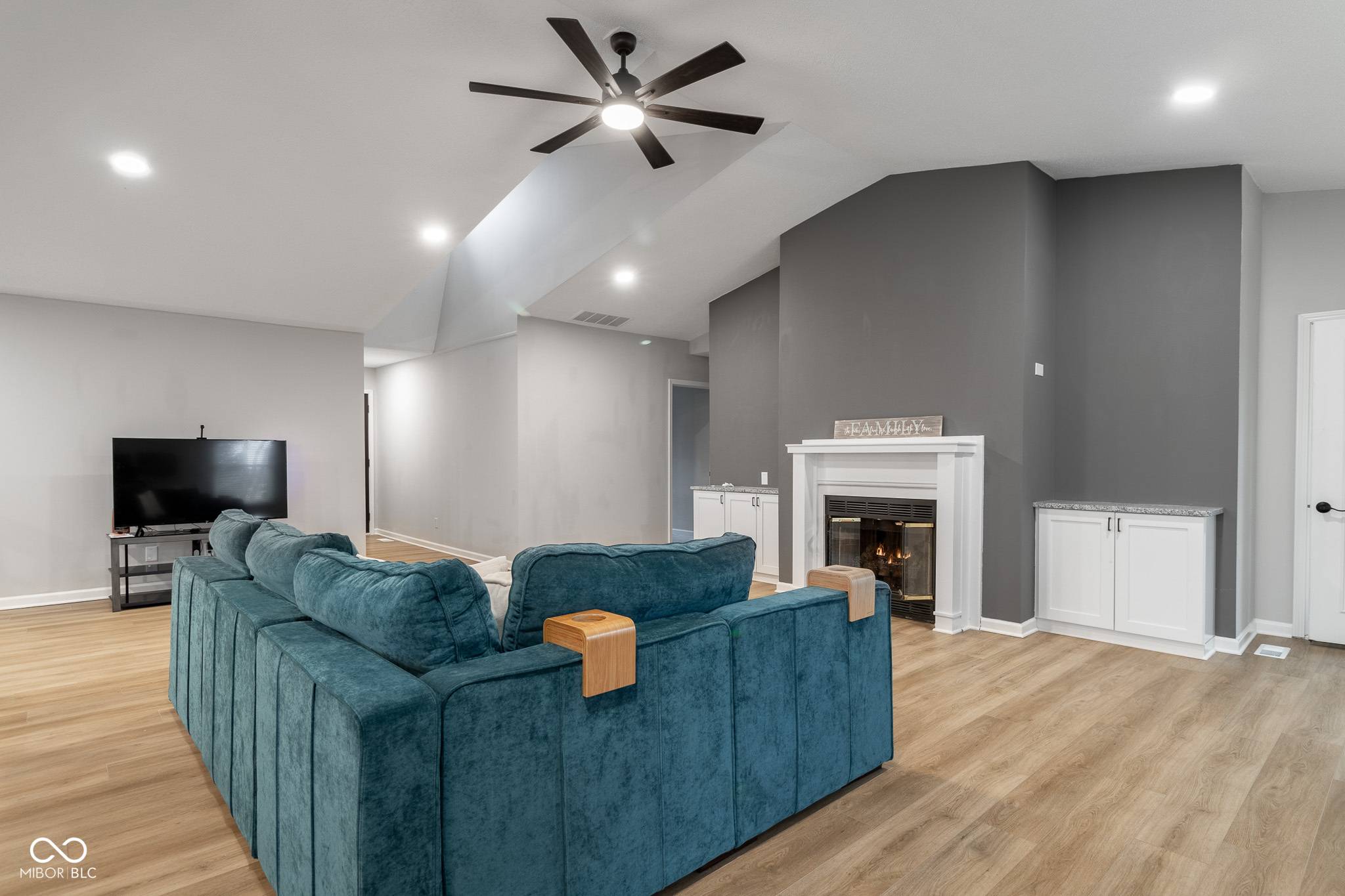 Columbus, IN 47201,690 Oakbrook DR