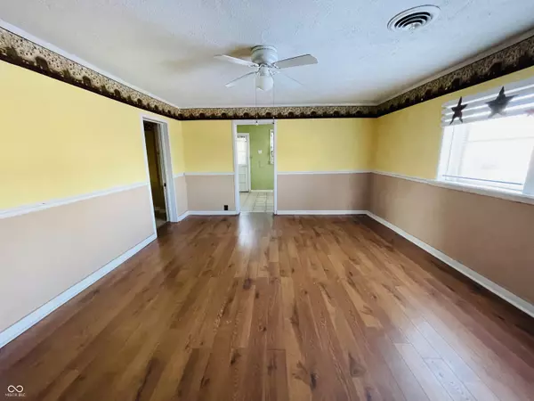 Greenfield, IN 46140,1138 E 1st ST