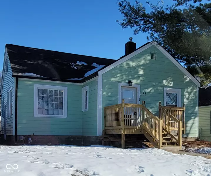 135 S 11th AVE, Beech Grove, IN 46107