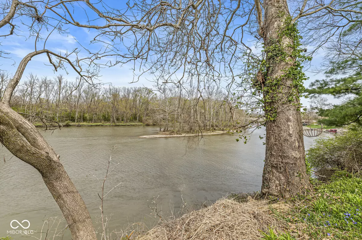 Indianapolis, IN 46240,2230 E 75th ST