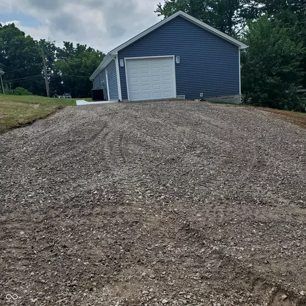 Brownstown, IN 47220,1109 W Vine ST